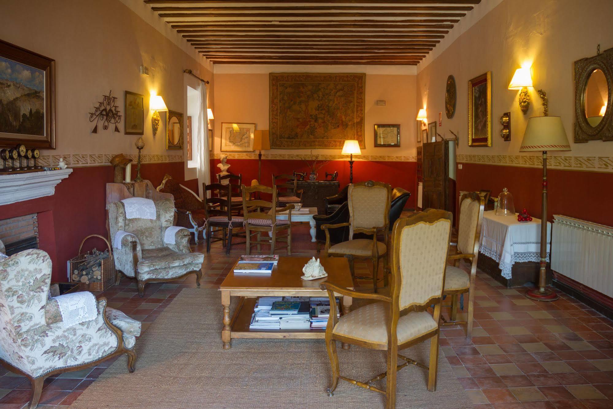 Casa Palacio Conde De Garcinarro Huete Exterior foto